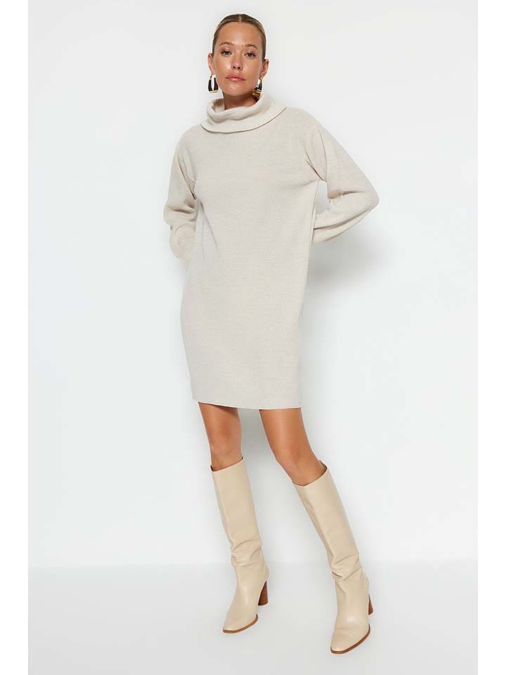 trendyol Kleid in Creme - 68% | Größe S | Damen-kleider