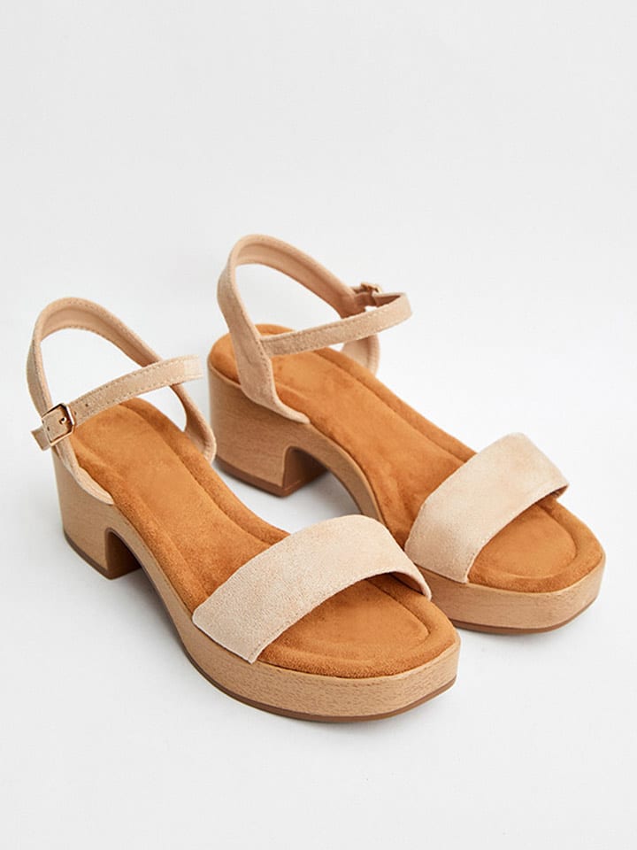 Bellucci Sandaletten in Beige - 63% | Größe 40 | Damen-sandalen