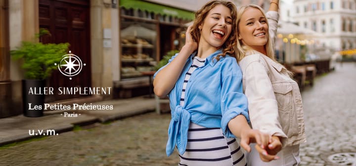 Zeitlose Mode in Blau & Weiß