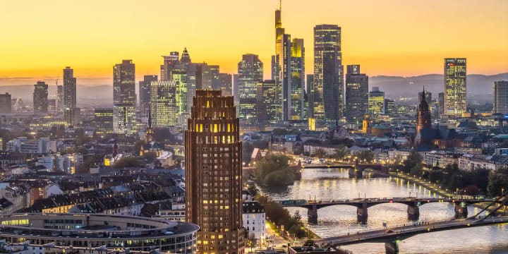 Main Plaza Suite Tower Frankfurt