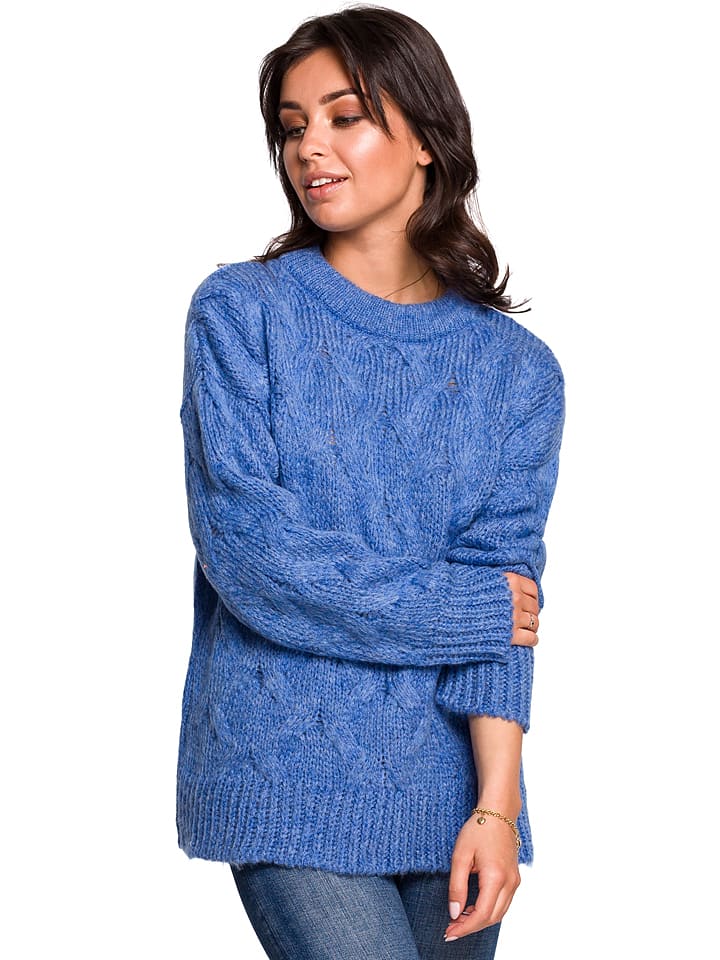 Sweter w kolorze niebieskim