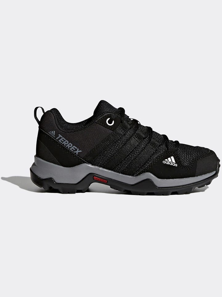 Adidas traxion cena 2025