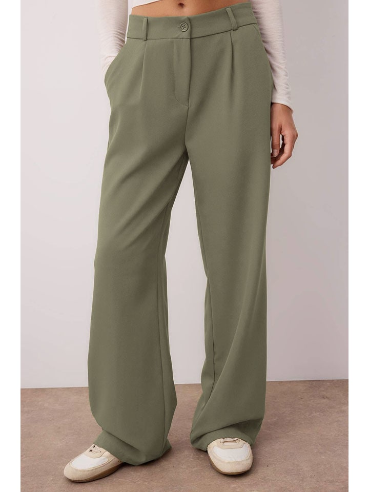Hose in Oliv