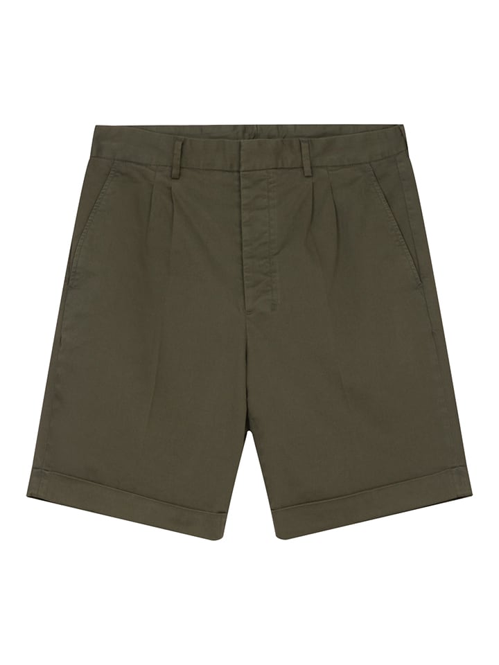 Bermudas in Khaki
