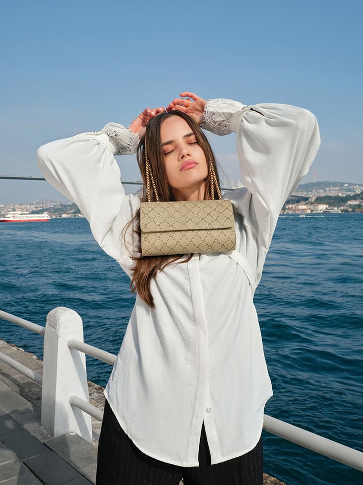 Schoudertas beige - (B)22 x (H)14 x (D)6 cm