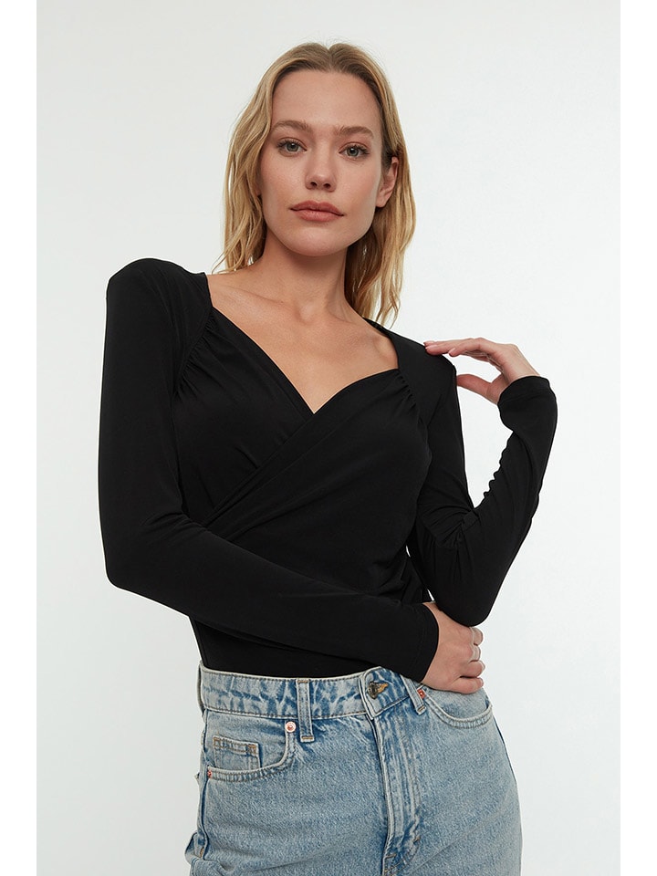 Body in Schwarz
