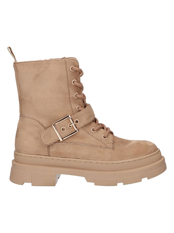 Boots in Beige