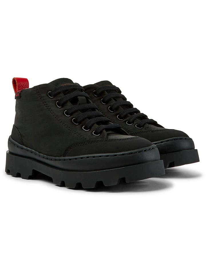 Sneakers in Schwarz