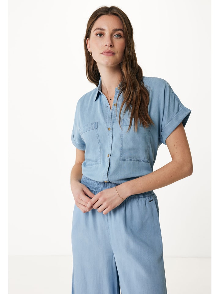 Bluse in Hellblau