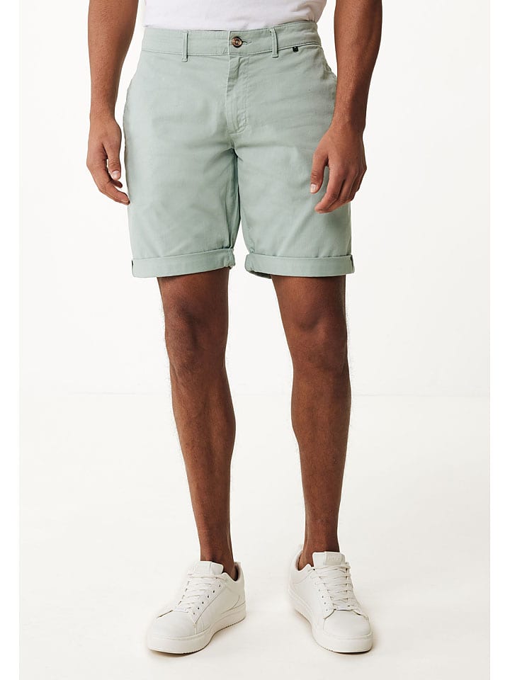 Shorts in Hellgrün