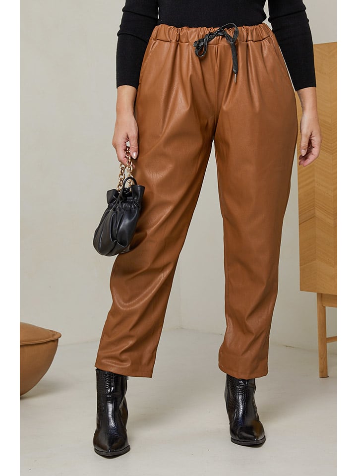 Kunstlederhose in Camel