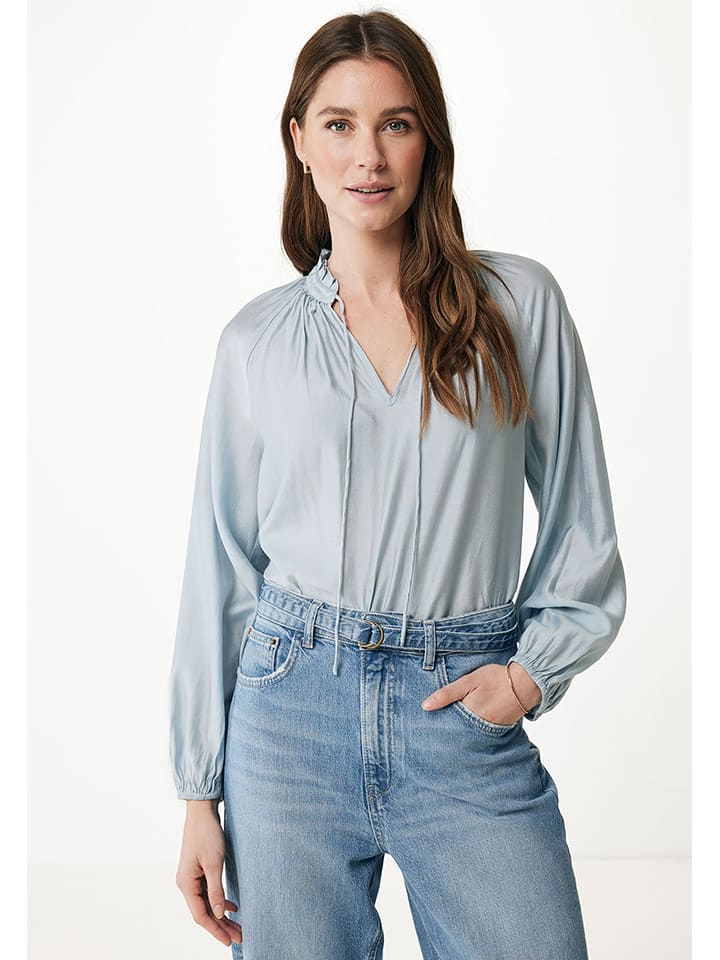 Bluse in Hellblau