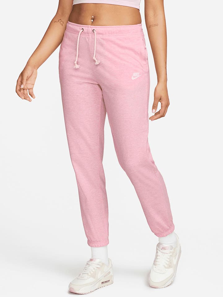 Nike essential joggers slim best sale