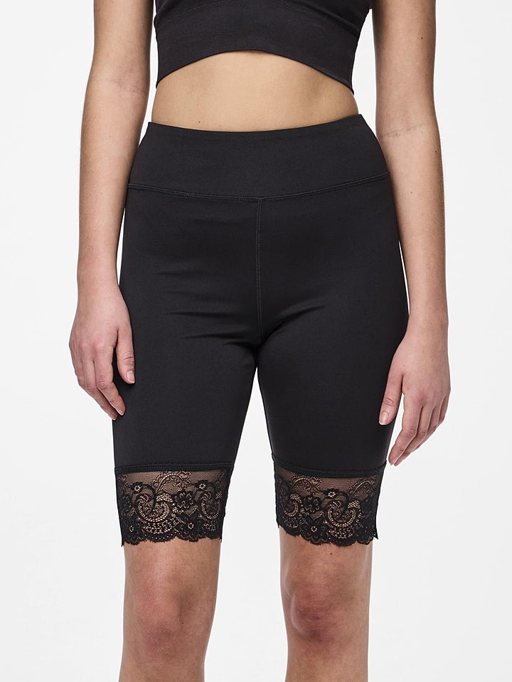 Shorts in Schwarz