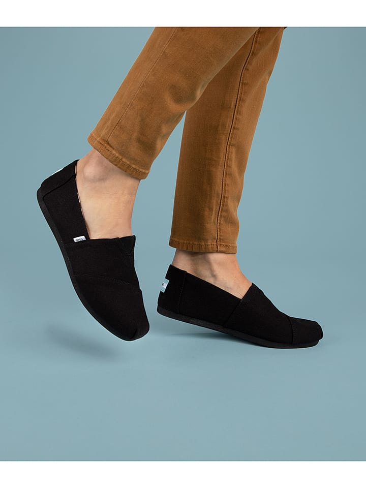 All black toms discount