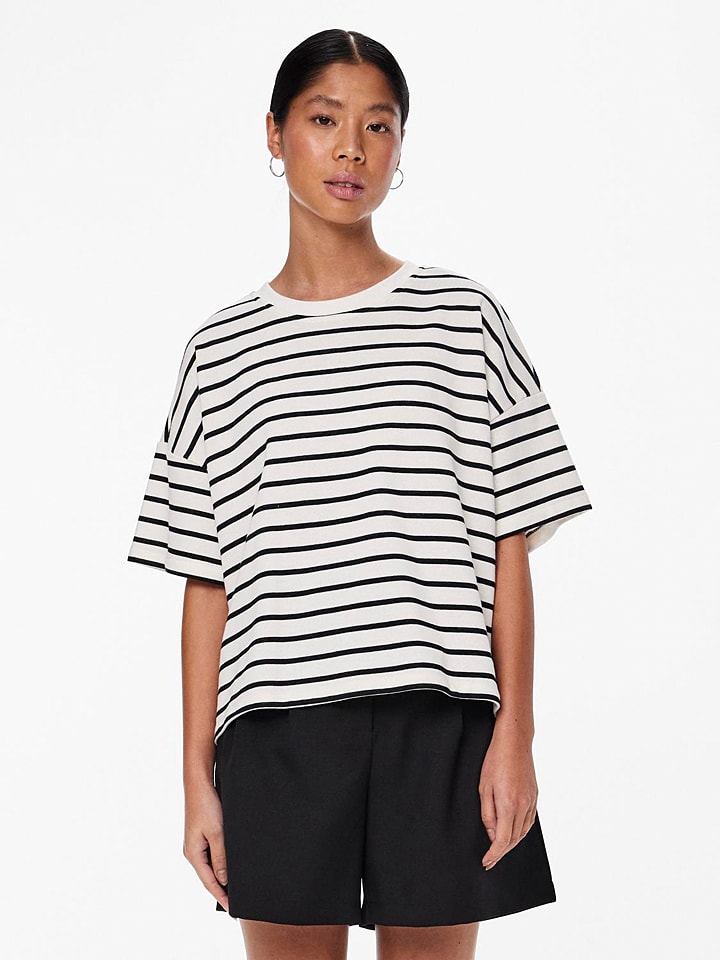 Shirt in Weiß/ Schwarz