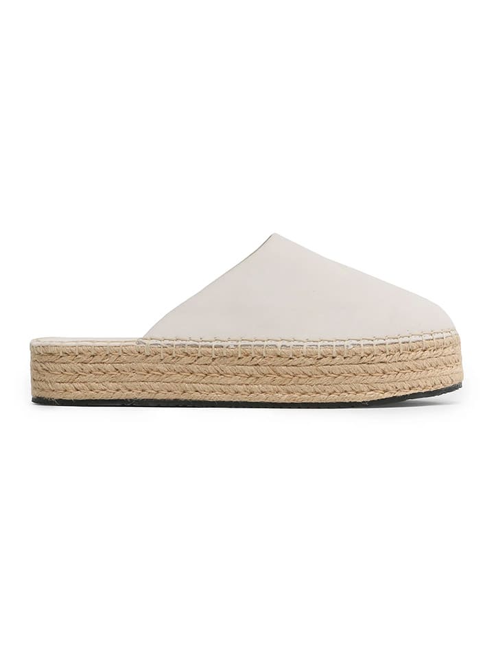 Pantoletten in Creme