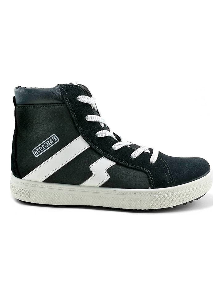 Sneakers in Schwarz