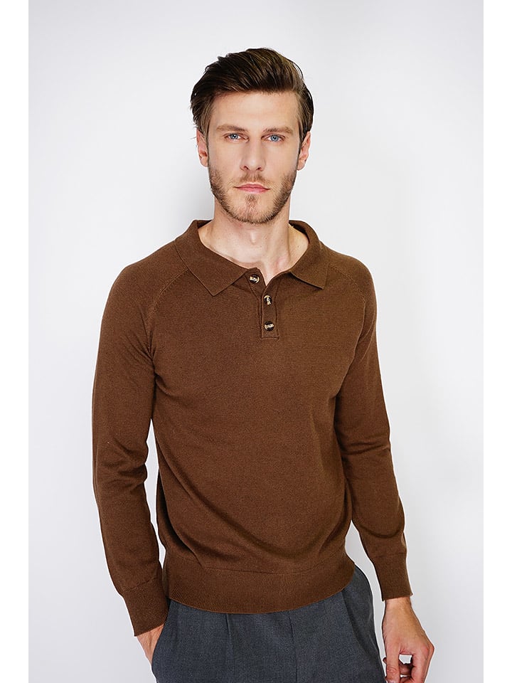 Sweter w kolorze brązowym