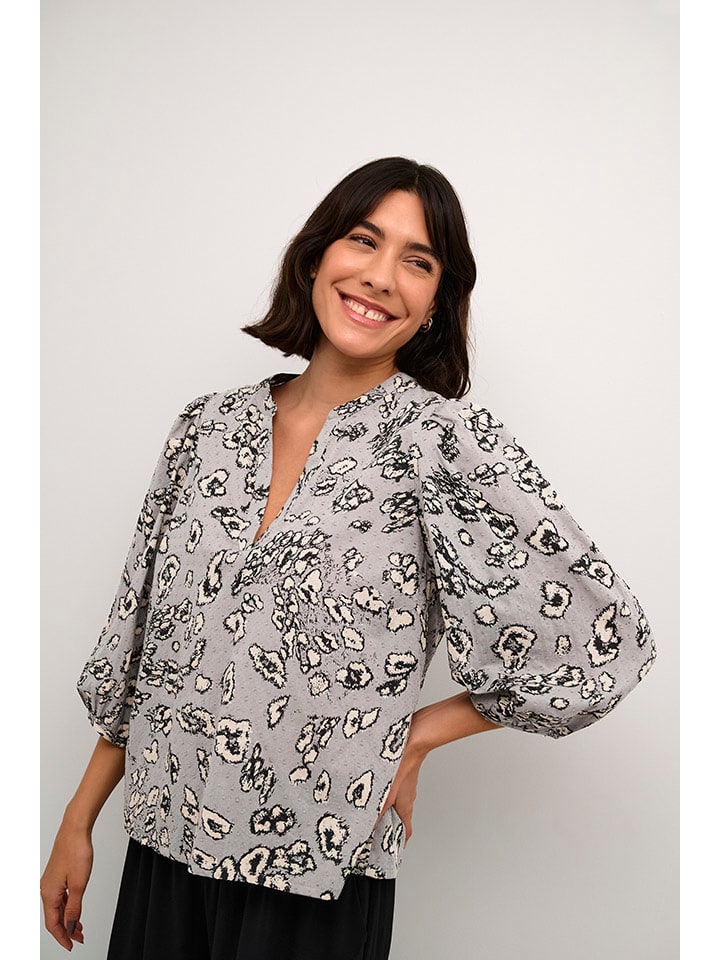 Bluse in Hellgrau/ Creme