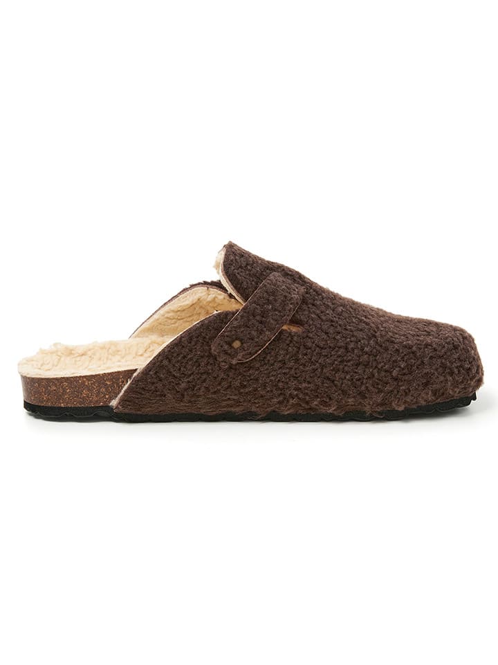 American clogs store