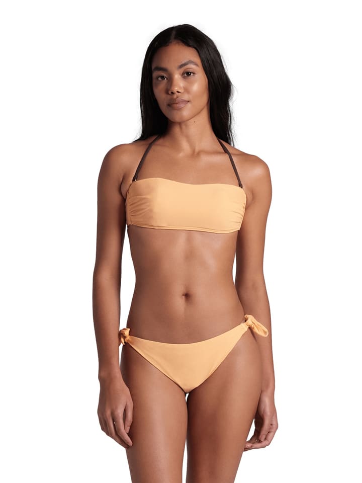 Bikini w kolorze brzoskwiniowym