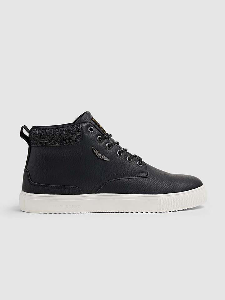 Sneakers in Schwarz