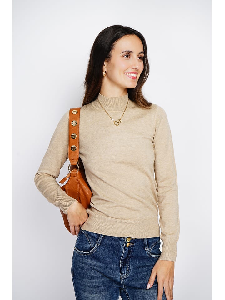 Sweter w kolorze beżowym