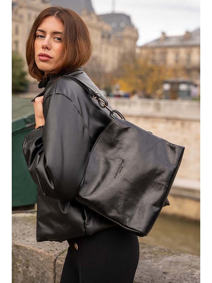 Leder-Schultertasche "Malia" in Schwarz - (B)30 x (H)30 x (T)8 cm