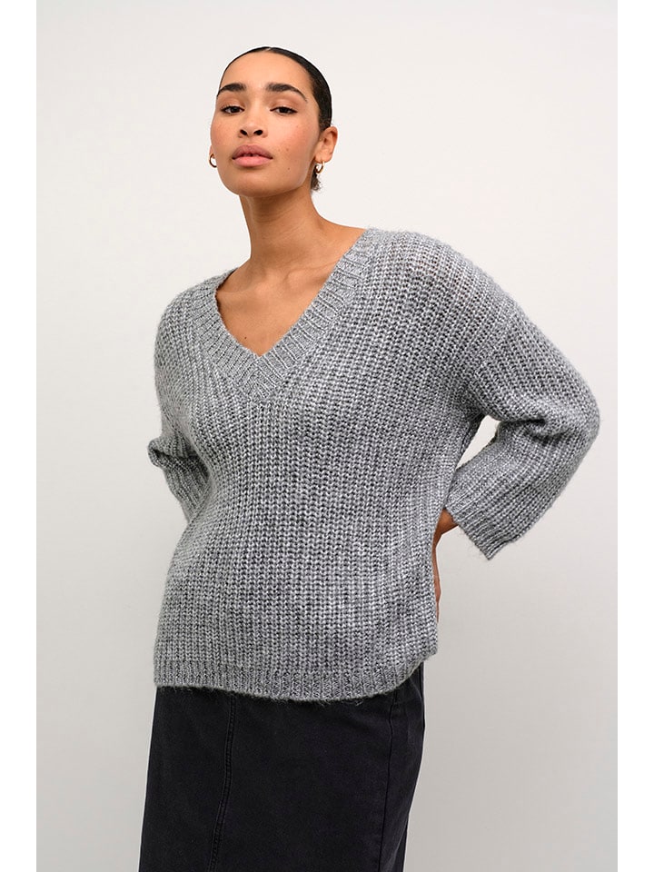 Sweter w kolorze szarym