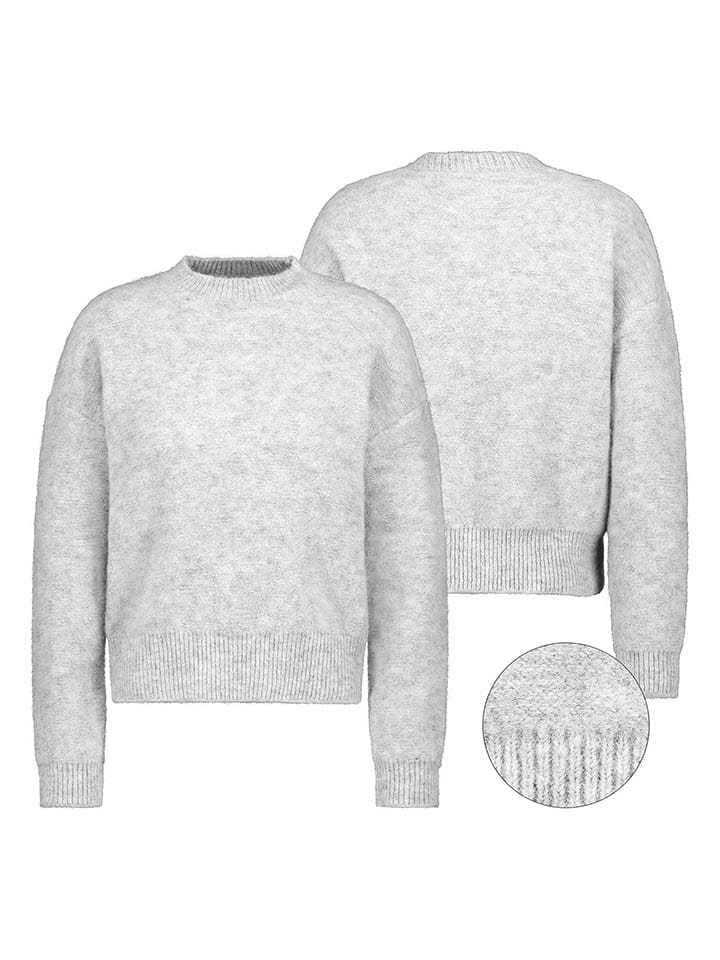 Sweter w kolorze jasnoszarym