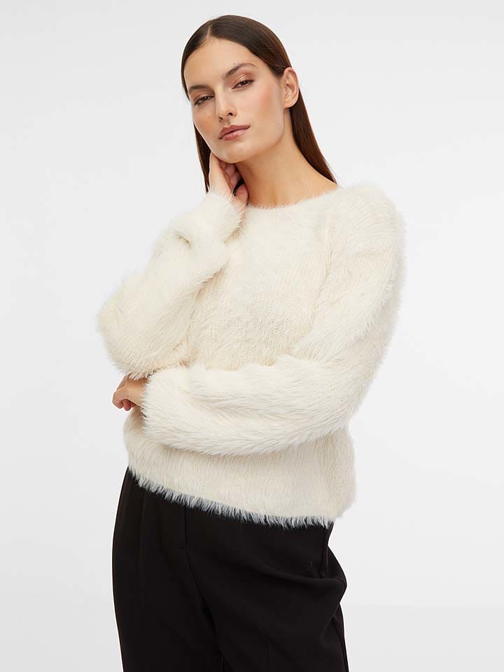 Sweter w kolorze kremowym