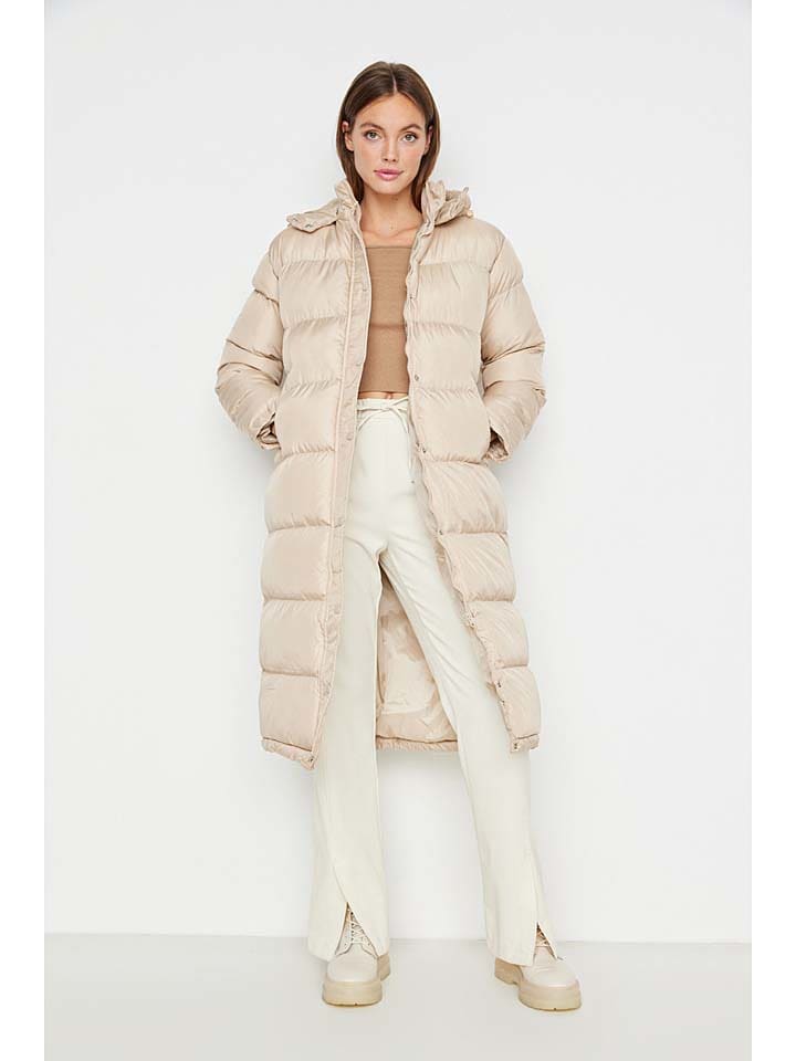Wintermantel in Creme