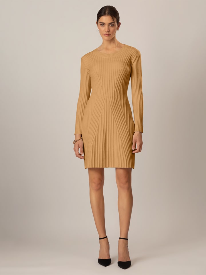 Strickkleid in Cognac