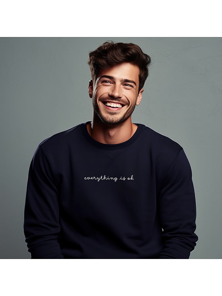 Sweatshirt "Everything is okay" donkerblauw