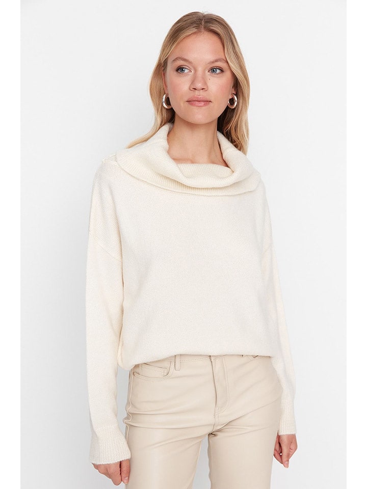 Sweter w kolorze kremowym
