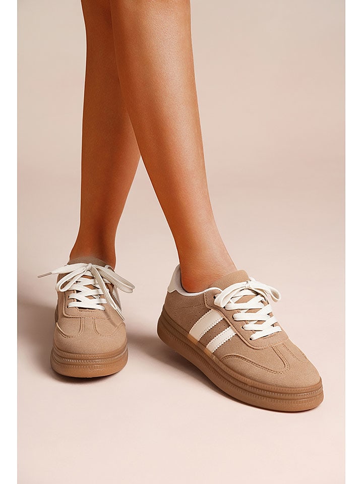 Sneakers in Hellbraun/ Weiß