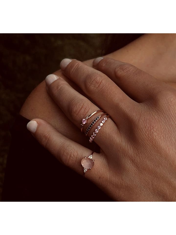Vergulde ring met edelsteen
