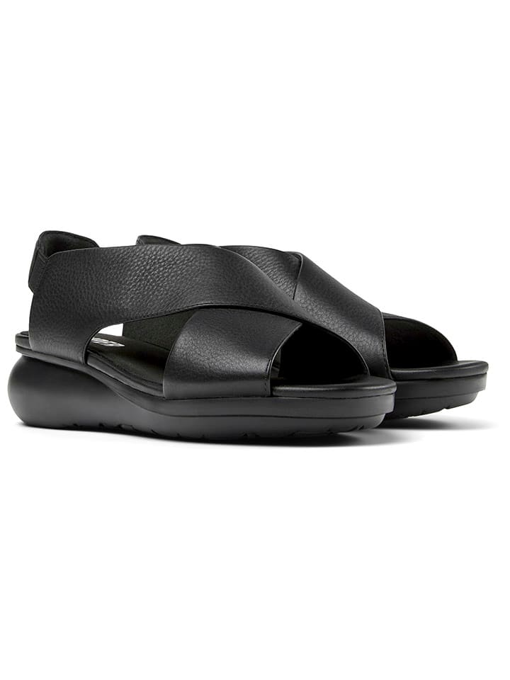 Leder-Keilsandaletten in Schwarz