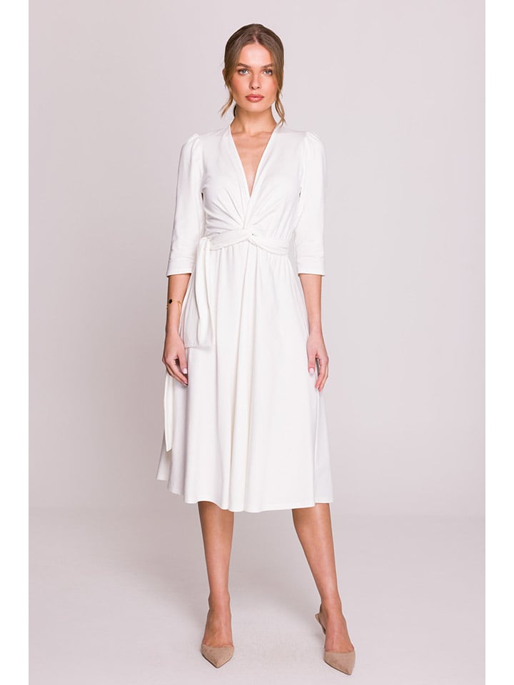 Kleid in Creme