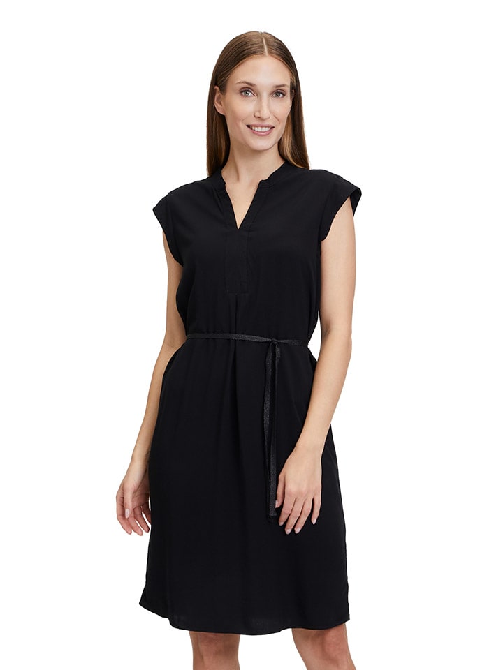 Kleid in Schwarz
