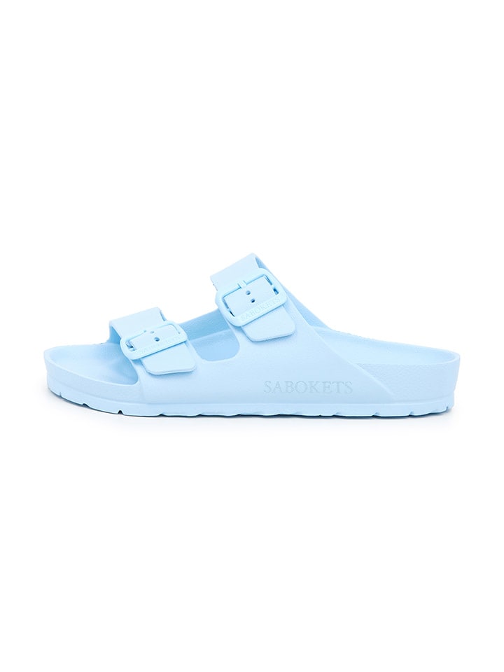Pantoletten in Hellblau