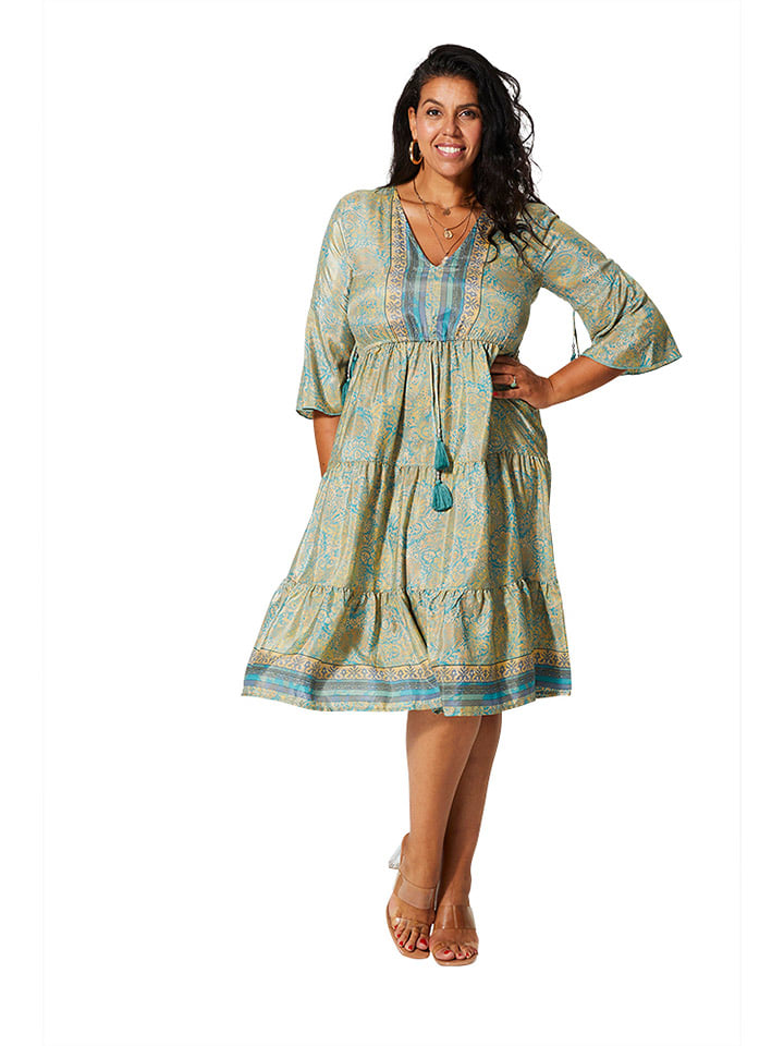 Kleid in Hellblau/ Grün