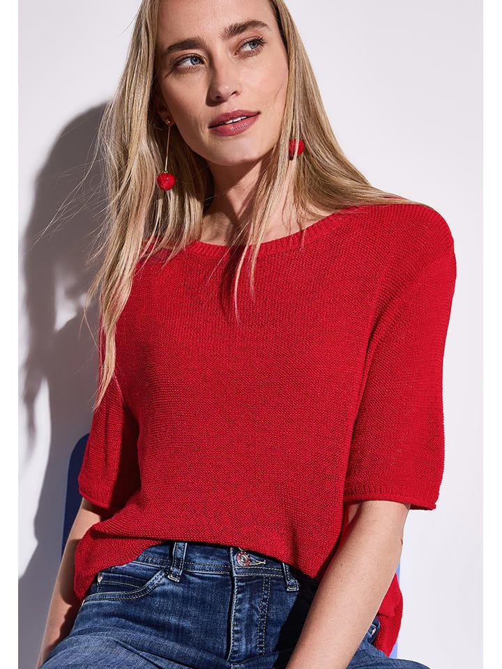 Sweter w kolorze czerwonym