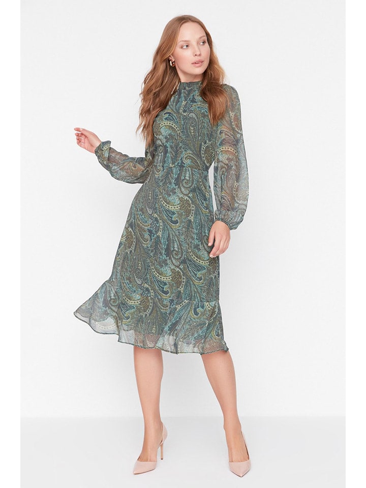 Kleid in Dunkelgrün