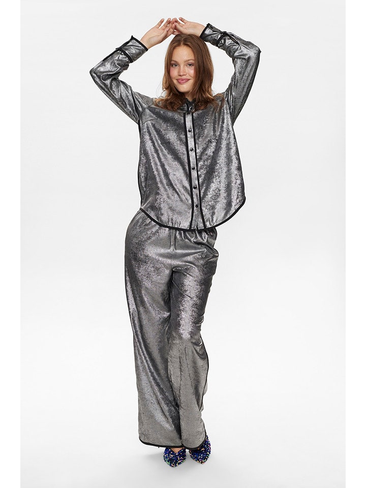 Hemd in Silber