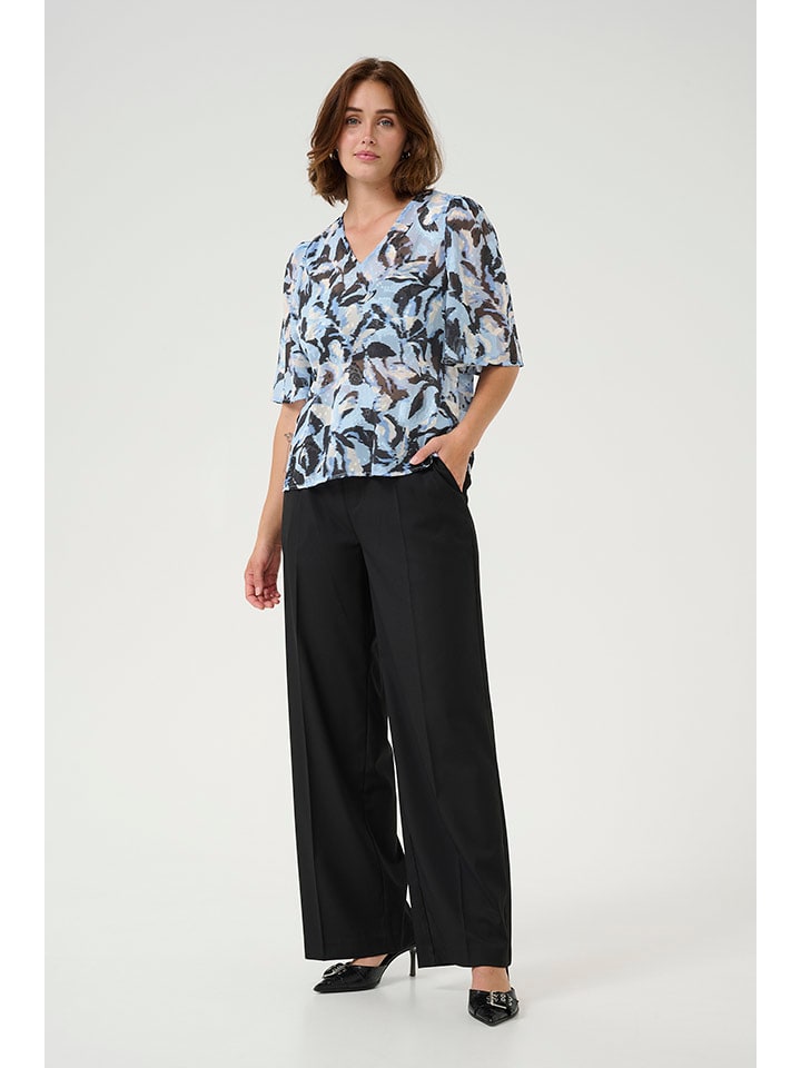 Bluse in Hellblau/ Schwarz