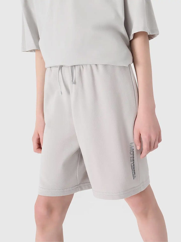 Shorts in Grau