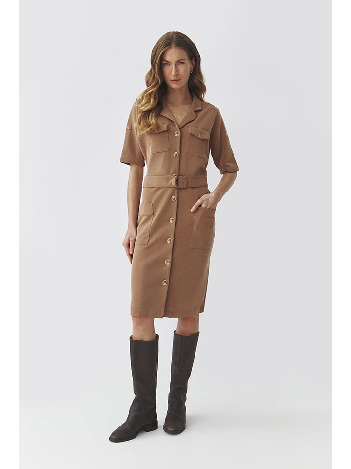 Kleid in Hellbraun