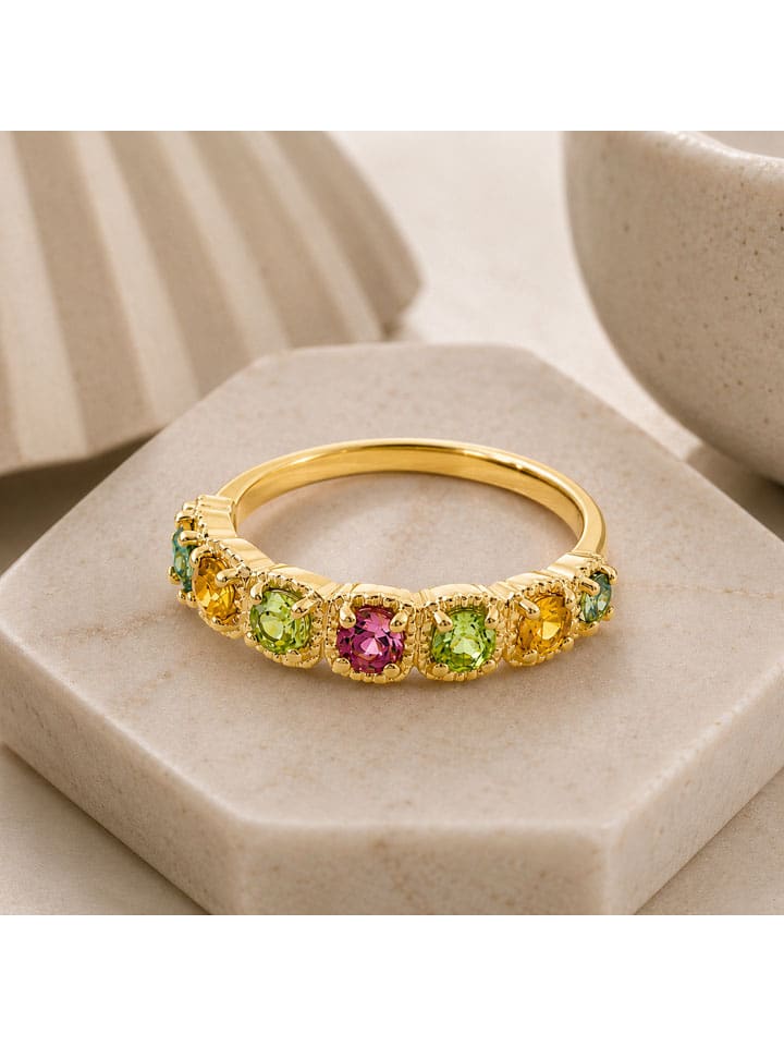 Vergulde ring met edelstenen